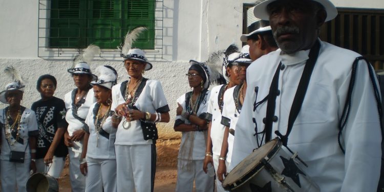 Última prévia do Carnaval do Maranhão tem Fuzileiros da Fuzarca no Circuito Beira Mar