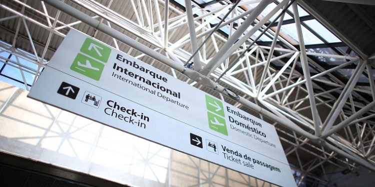 Governo federal reforça medidas sanitárias no setor de aviação civil