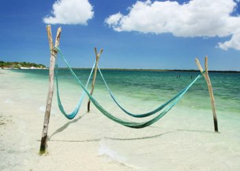 Parque Nacional de Jericoacoara recebe pouca movimentação em primeiro dia de reabertura no Ceará