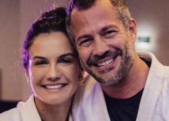 Em Jericoacoara, Kyra Gracie exibe o barrigão ao posar com Malvino Salvador