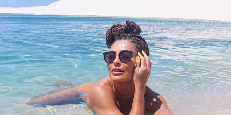 Juliana Paes curte nos Lençóis Maranhenses com a família