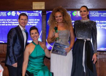 Anna Torres recebe prêmio ‘Melhores do Brasil no Mundo’ em Londres