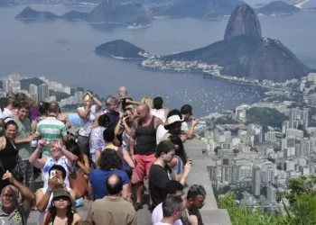Turismo estrangeiro no Brasil bate recorde histórico em setembro de 2024