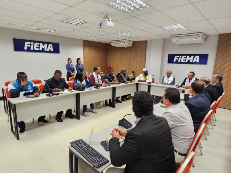 FIEMA recebe delegação de Camarões e reitor do IFMA