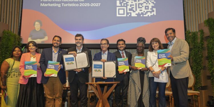 Missão organizada pelo Sebrae explora tendências futuras do turismo em evento no Rio de Janeiro