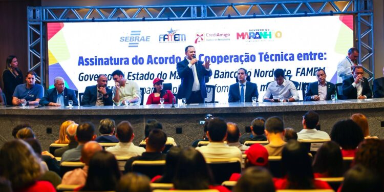 Governo do Estado, Famem, BNB, e Sebrae assinam termo de cooperação para ampliação do microcrédito