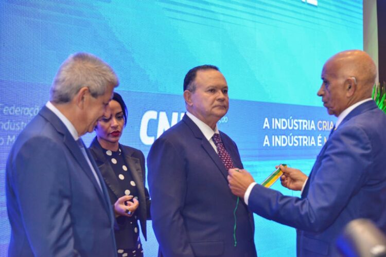 FIEMA concede Medalha da Ordem do Mérito Industrial, da CNI, a Carlos Brandão