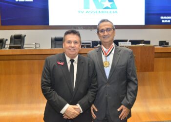 Vice-presidente do Sinduscon-MA recebe medalha Manuel Beckman