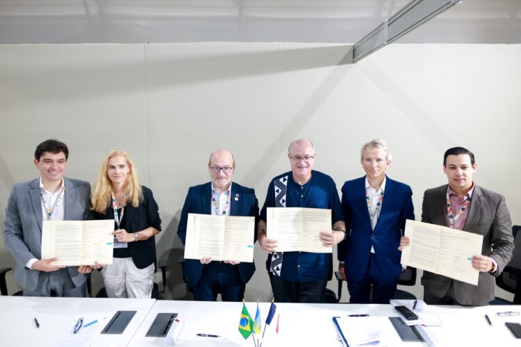 Governo apresenta proposta de bioeconomia e sustentabilidade e firma parceria com BID e AFD para alta conectividade