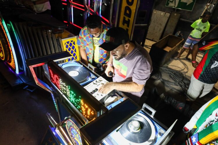 Festival Ilha do Reggae lota Arena Jamaica Brasileira e celebra identidade regueira de São Luís