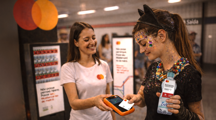 Itaipava inova criando Pack Responsável e distribui latas 0% álcool no Carnaval estimulando consumo responsável