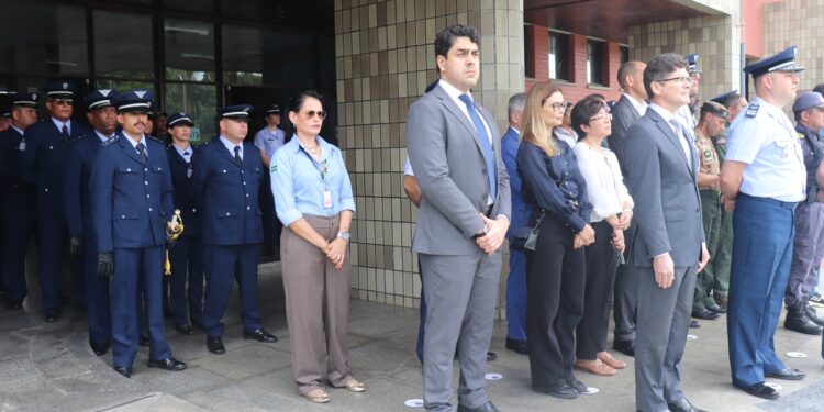 FIEMA marca presença nos 43 anos do CLA