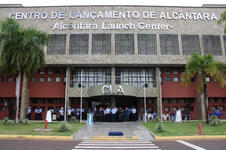 FIEMA marca presença nos 43 anos do CLA