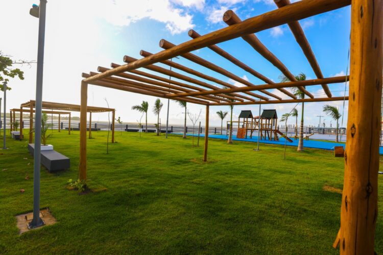 Governo inaugura praça na Praia Grande e fortalece laços históricos entre Maranhão e Açores