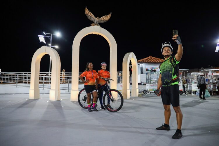 Governo inaugura praça na Praia Grande e fortalece laços históricos entre Maranhão e Açores