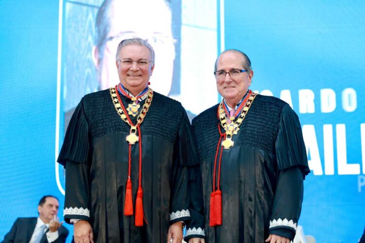 Brandão prestigia sessão solene de posse da nova Mesa Diretora do Tribunal de Justiça do Estado do Maranhão (TJMA)