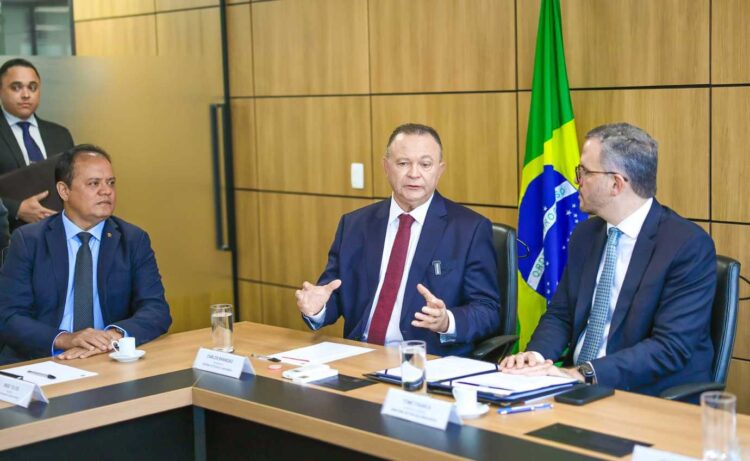 Governador Carlos Brandão firma acordo de R$ 53 milhões para obras em aeroporto de Barra do Corda