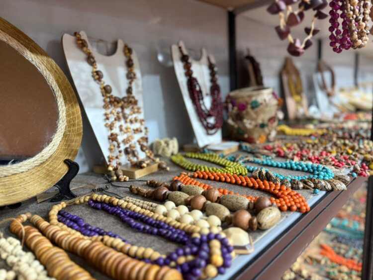 Biojoias maranhenses conquistam público no Salão do Artesanato Brasileiro em São Paulo
