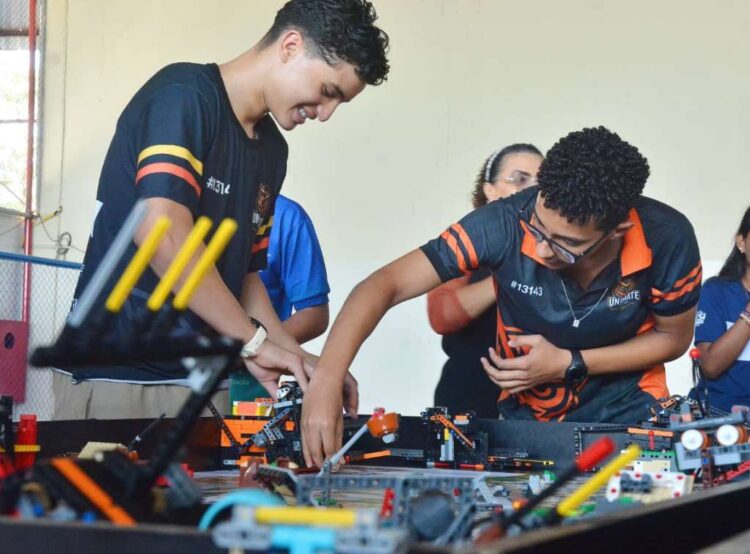 SESI-MA leva equipes de robótica ao Canadá e à Coreia do Sul