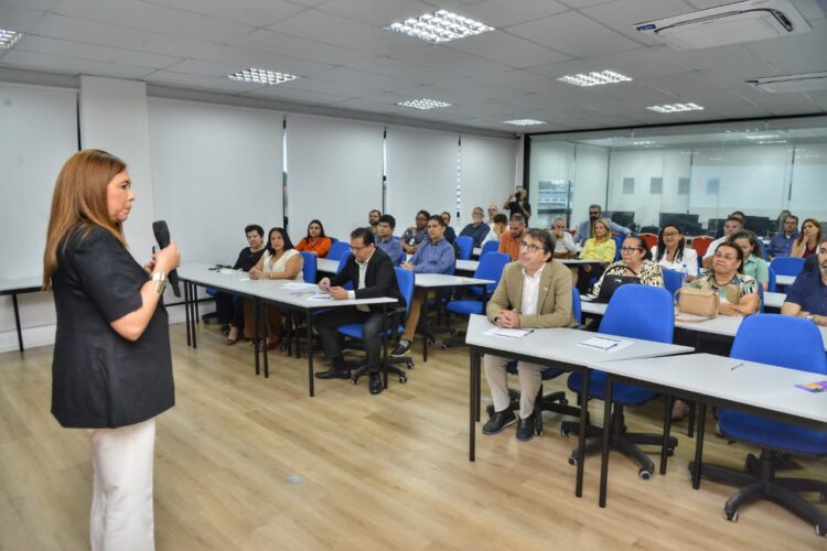Empresária Fabia Silva discute paradigmas da indústria e internacionalização na FIEMA