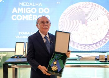 Presidente da Fecomércio-MA Maurício Feijó é agraciado com a Ordem do Mérito Comercial da Amazônia