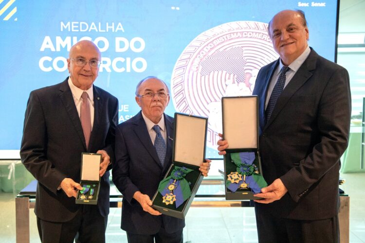 Presidente da Fecomércio-MA Maurício Feijó é agraciado com a Ordem do Mérito Comercial da Amazônia