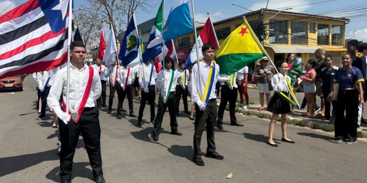 CENAZA REALIZA 28ª EDIÇÃO DE DESFILE CÍVICO-ESTUDANTIL NESTA  SEXTA-FEIRA