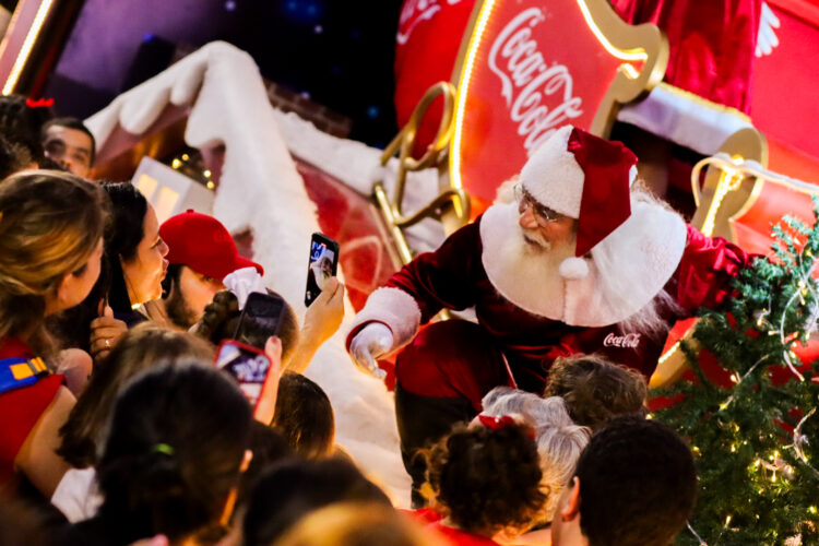 Caravana de Natal da Coca-Cola abre as comemorações dos 15 anos do Shopping da Ilha no dia 3 de novembro