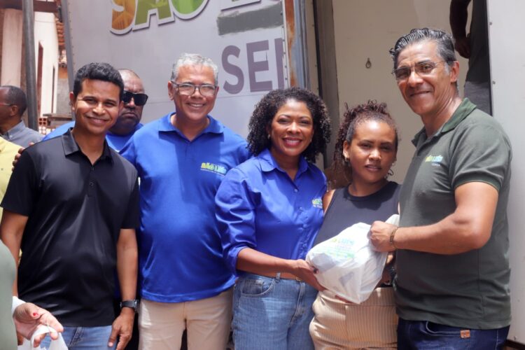 Prefeitura realiza primeira entrega da ação Leite na Mesa para famílias do Coquilho
