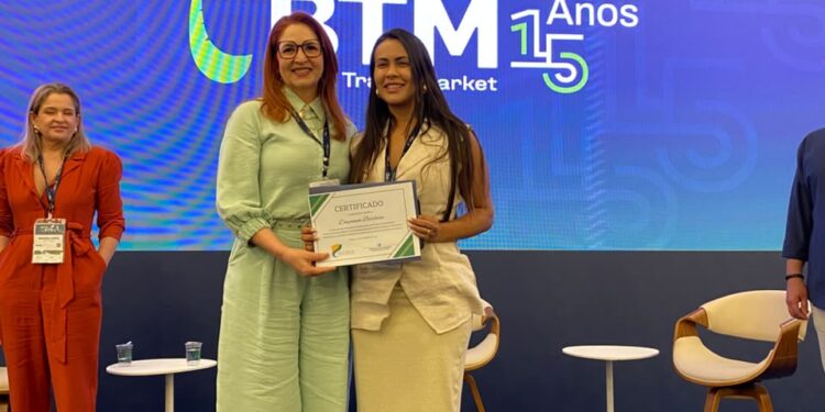 Dayanna Barbosa recebe certificação para representar a ABEOC no Maranhão